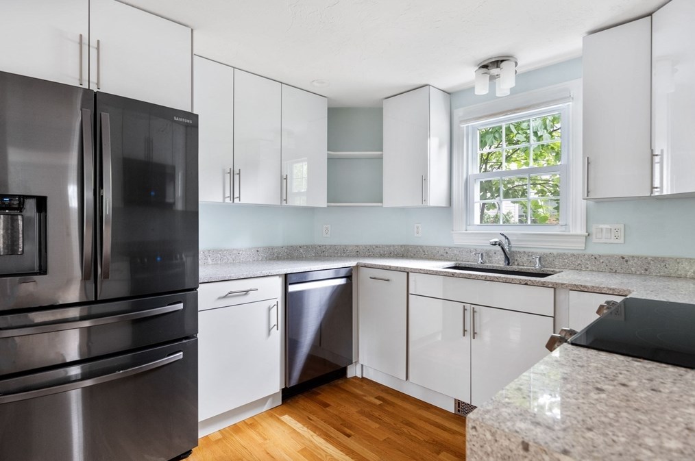 14 Evergreen Ave, Newton MA 02466-1703 exterior