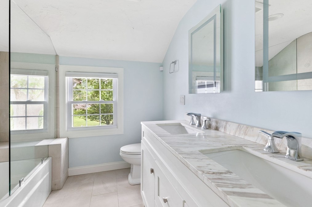 14 Evergreen Ave, Newton MA 02466-1703 exterior