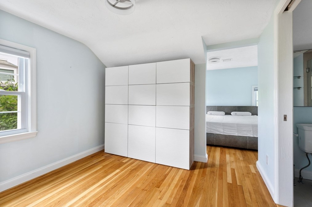 14 Evergreen Ave, Newton MA 02466-1703 exterior