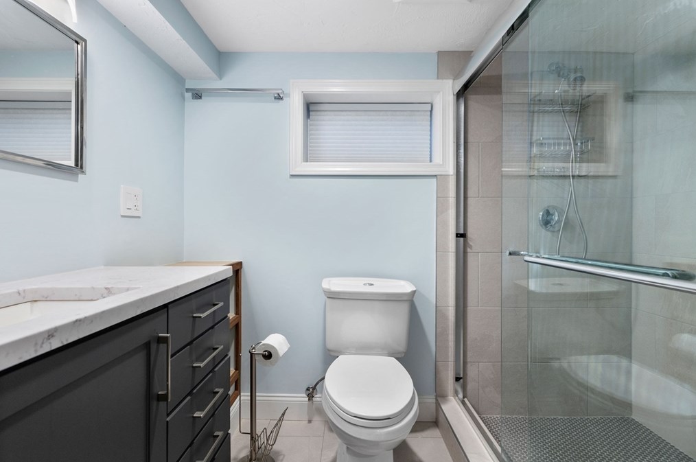 14 Evergreen Ave, Newton MA 02466-1703 exterior