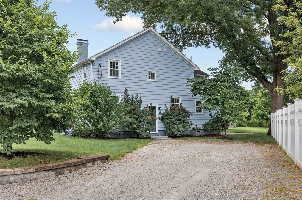 14 Evergreen Ave, Newton MA 02466-1703 exterior