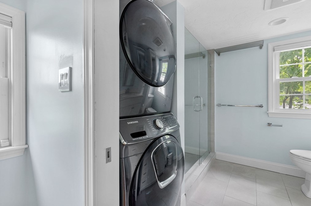 14 Evergreen Ave, Newton MA 02466-1703 exterior