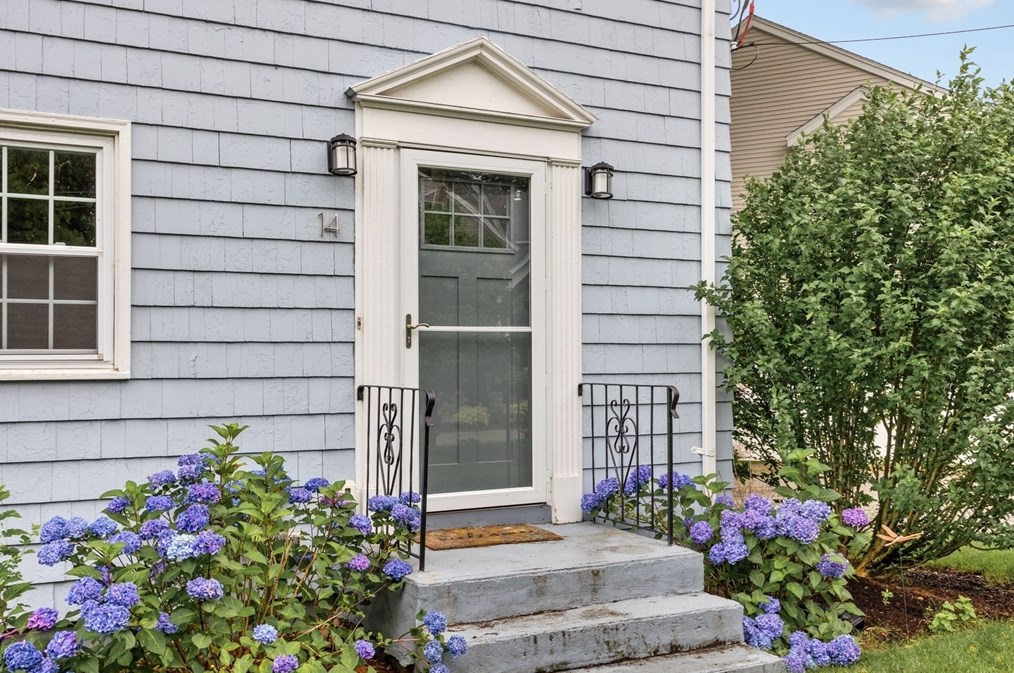14 Evergreen Ave, Newton MA 02466-1703 exterior