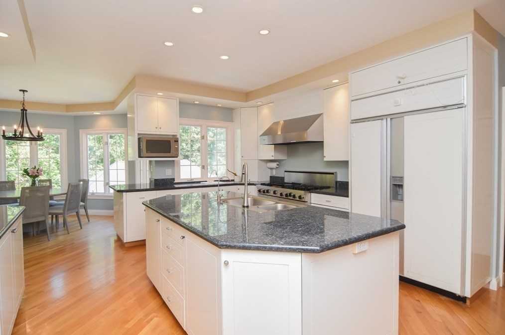 5 Basswood Ln, Andover MA  01810-5883 exterior