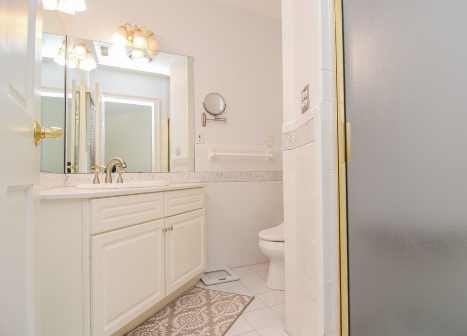 5 Basswood Ln, Andover MA  01810-5883 exterior