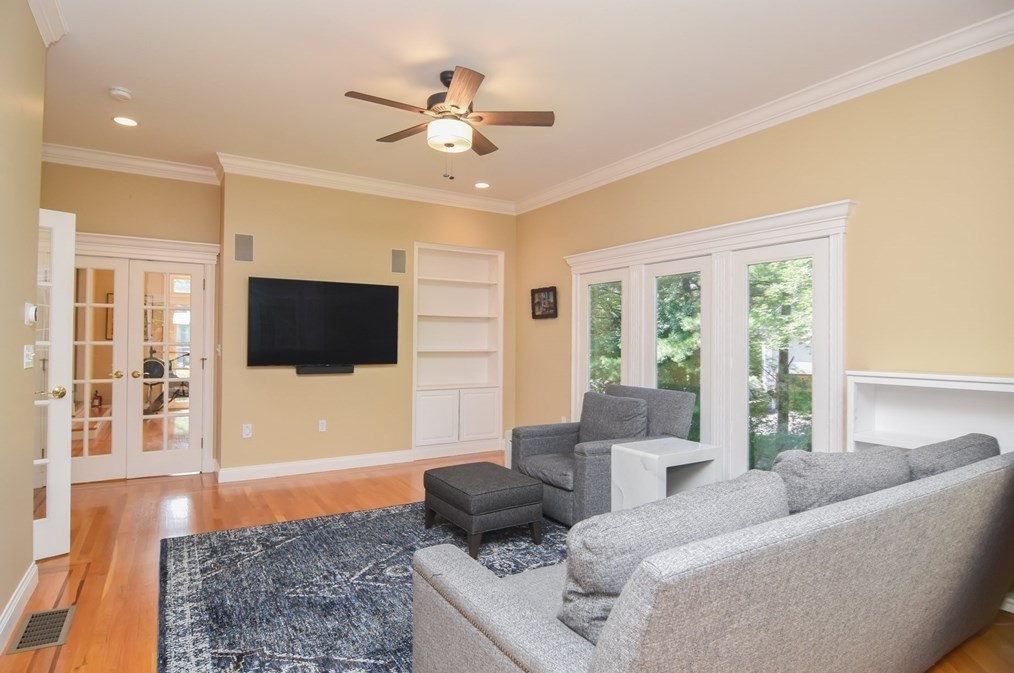 5 Basswood Ln, Andover MA  01810-5883 exterior