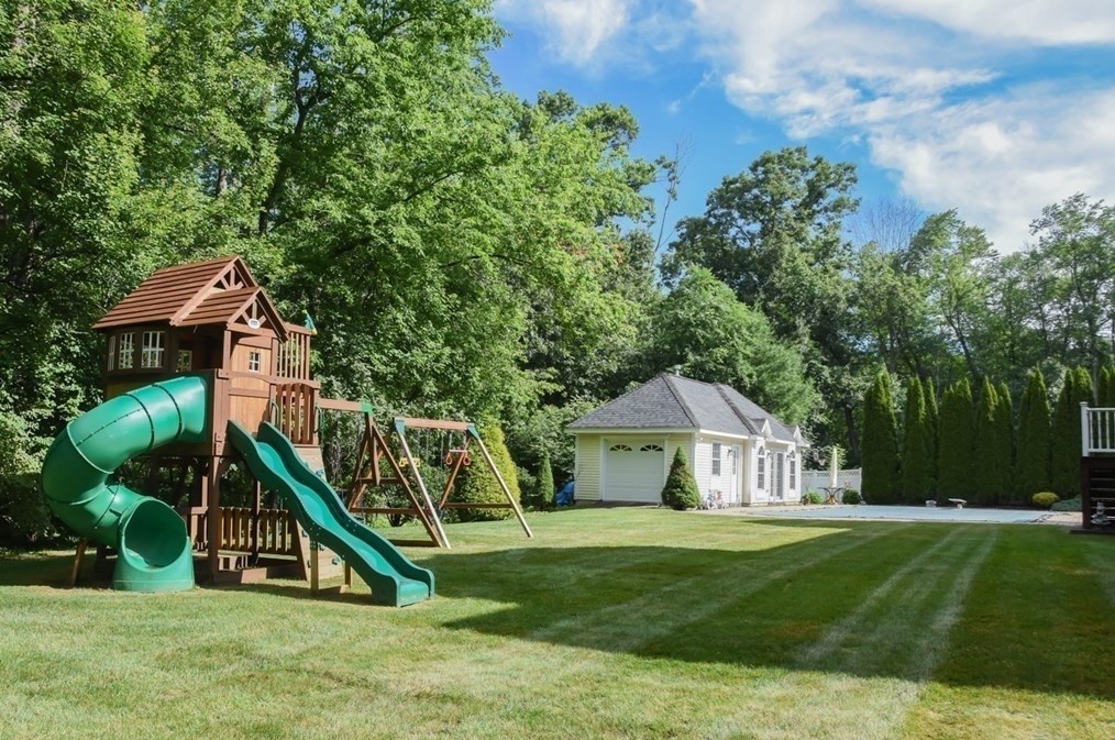 5 Basswood Ln, Andover MA  01810-5883 exterior