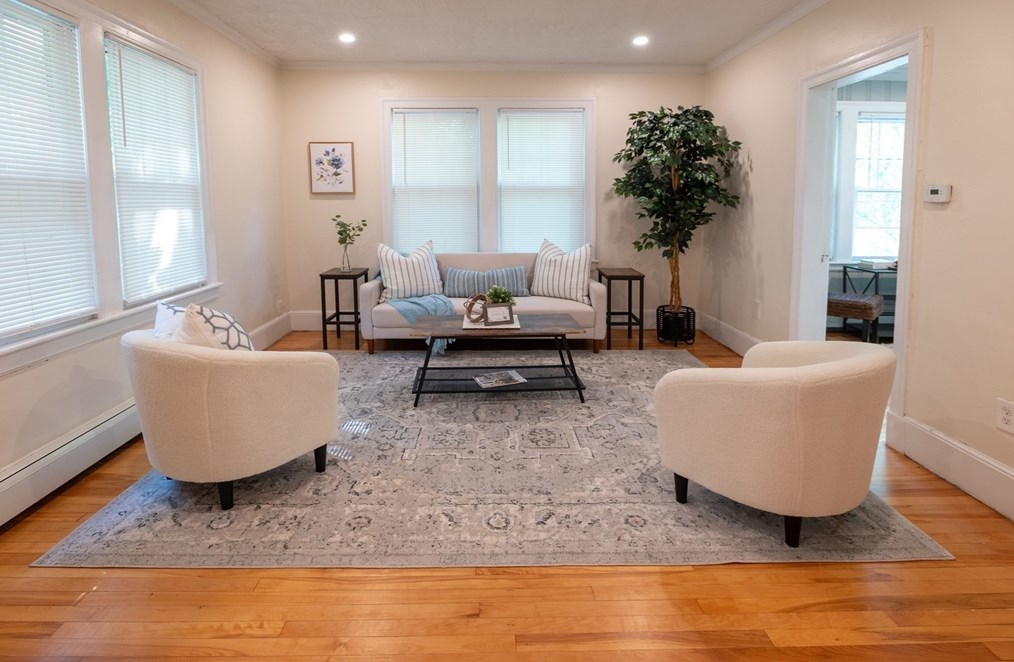 28 Eagle Rd, Worcester MA  01605-3813 exterior