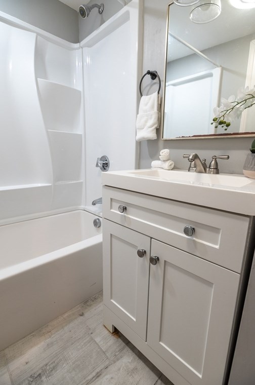 28 Eagle Rd, Worcester MA  01605-3813 exterior