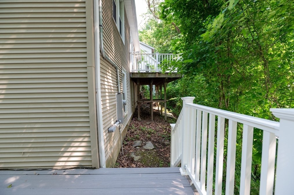 28 Eagle Rd, Worcester MA  01605-3813 exterior