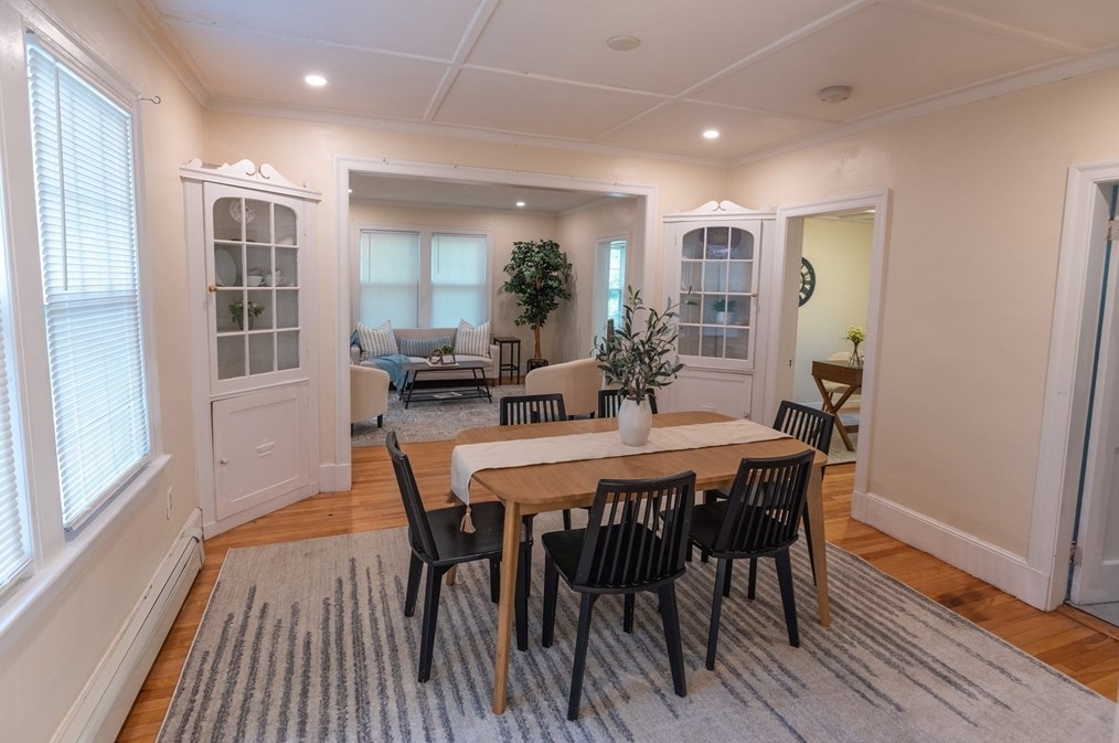 28 Eagle Rd, Worcester MA  01605-3813 exterior