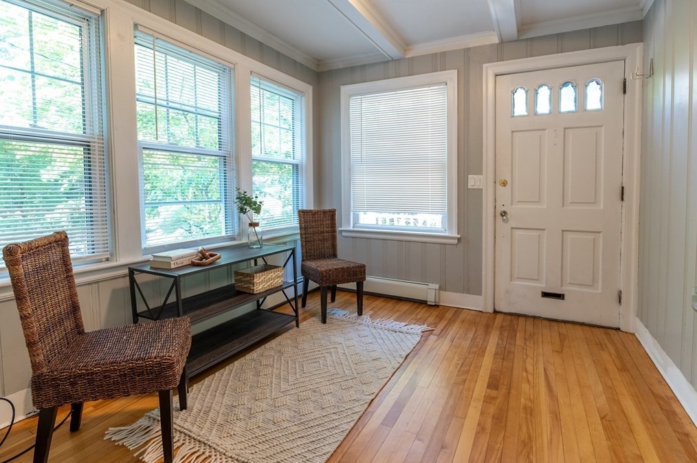 28 Eagle Rd, Worcester MA  01605-3813 exterior