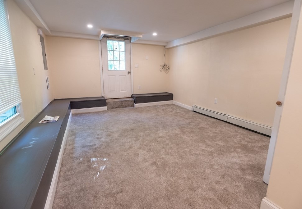 28 Eagle Rd, Worcester MA  01605-3813 exterior