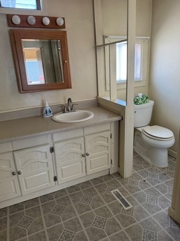 105 Main St, Fairhaven MA 02719-3046 exterior