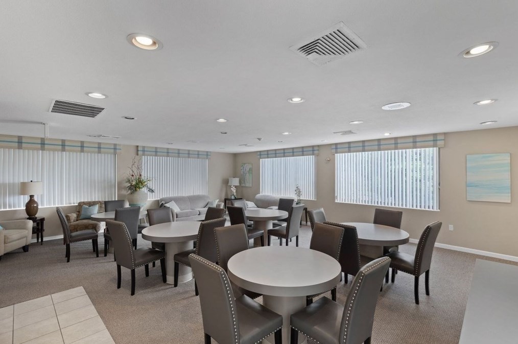 1008 Paradise Rd, Swampscott MA  01907-1358 exterior