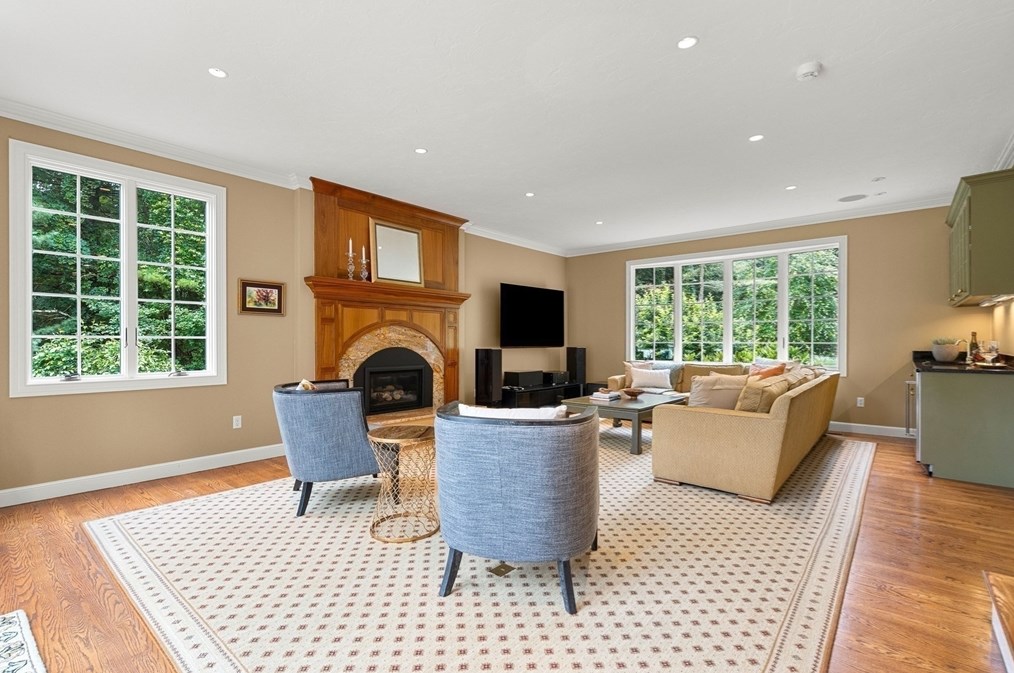 330 Grn St, Northborough MA 01532-1015 exterior