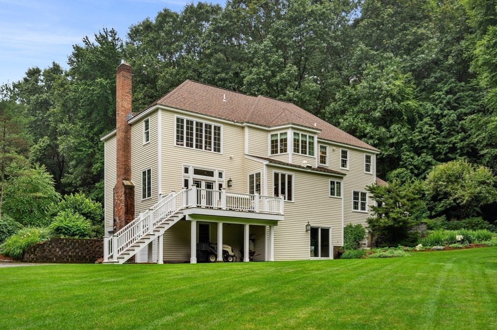 330 Grn St, Northborough MA 01532-1015 exterior