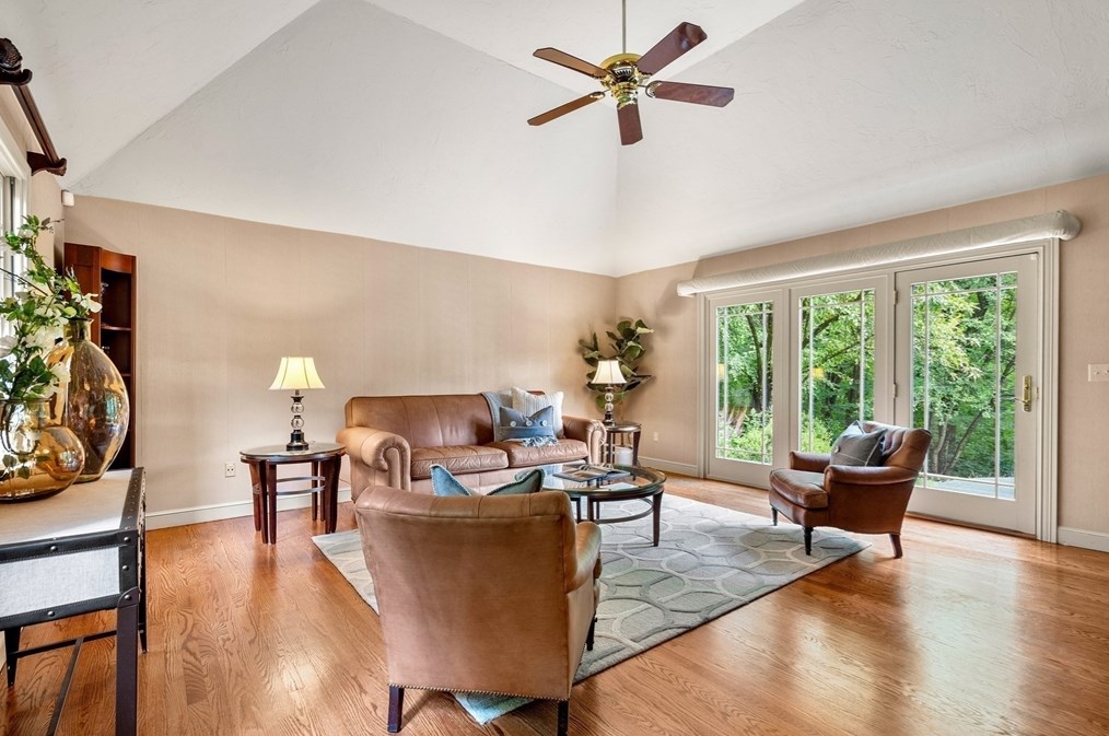 330 Grn St, Northborough MA 01532-1015 exterior