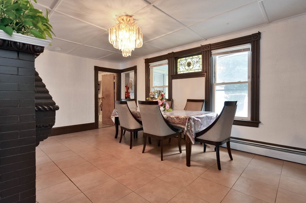 39 Haverhill St, Lawrence MA 01840-1811 exterior