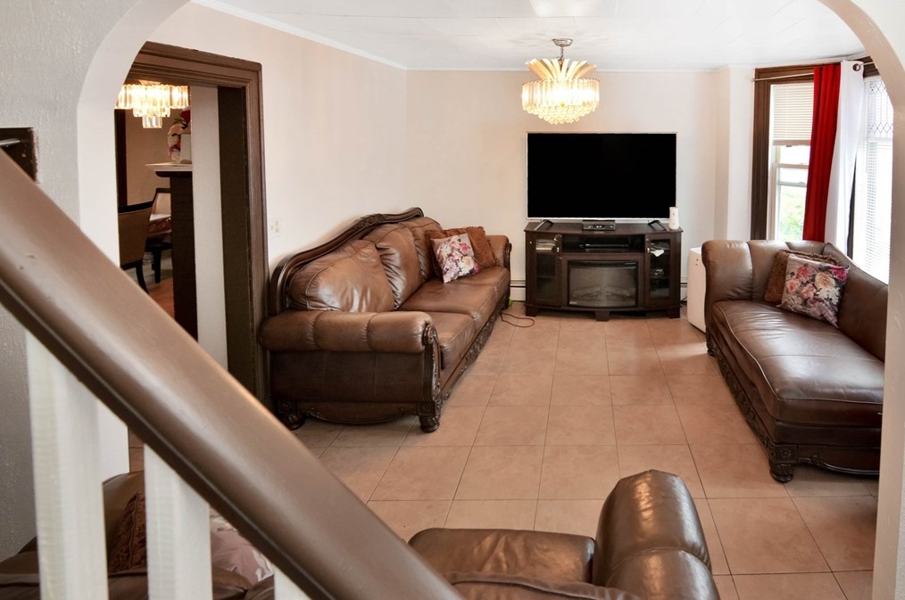 39 Haverhill St, Lawrence MA 01840-1811 exterior