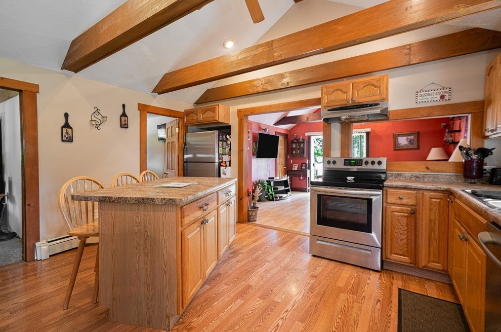 54 Lakeside Ave, Dartmouth MA 02747-1507 exterior