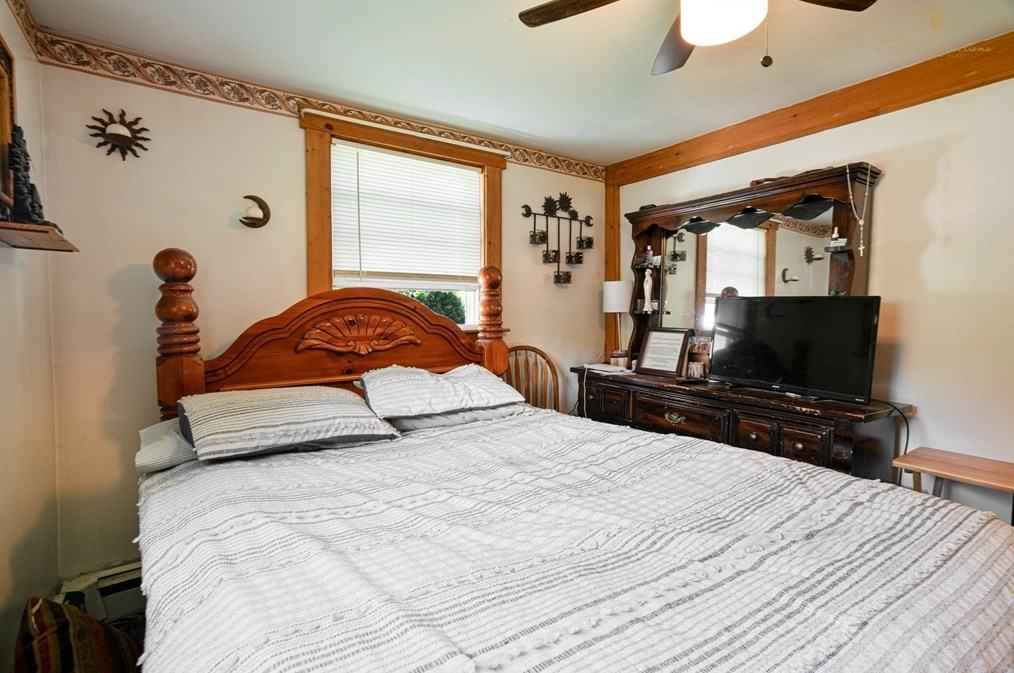 54 Lakeside Ave, Dartmouth MA 02747-1507 exterior