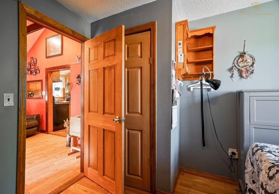 54 Lakeside Ave, Dartmouth MA 02747-1507 exterior