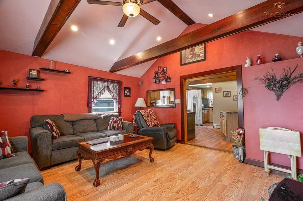 54 Lakeside Ave, Dartmouth MA 02747-1507 exterior