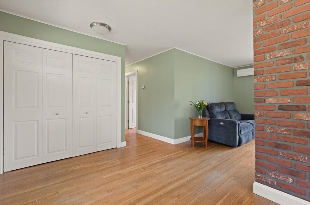 411 Main St, Lancaster MA  01523-2854 exterior