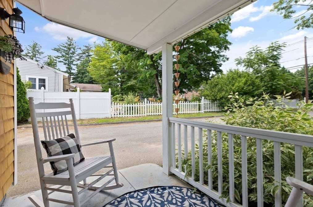 411 Main St, Lancaster MA  01523-2854 exterior