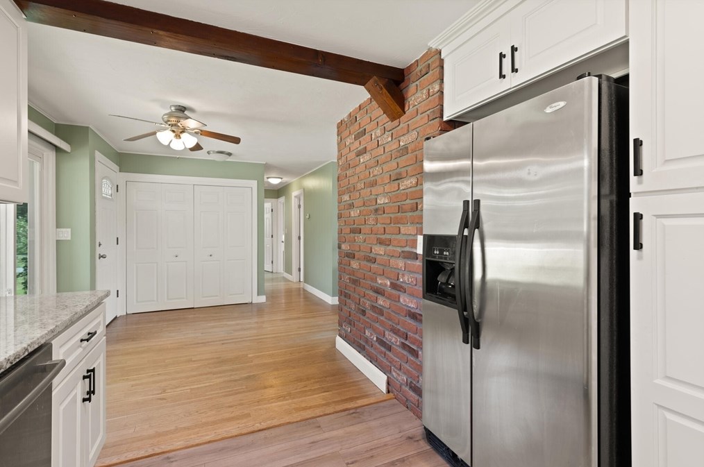 411 Main St, Lancaster MA  01523-2854 exterior