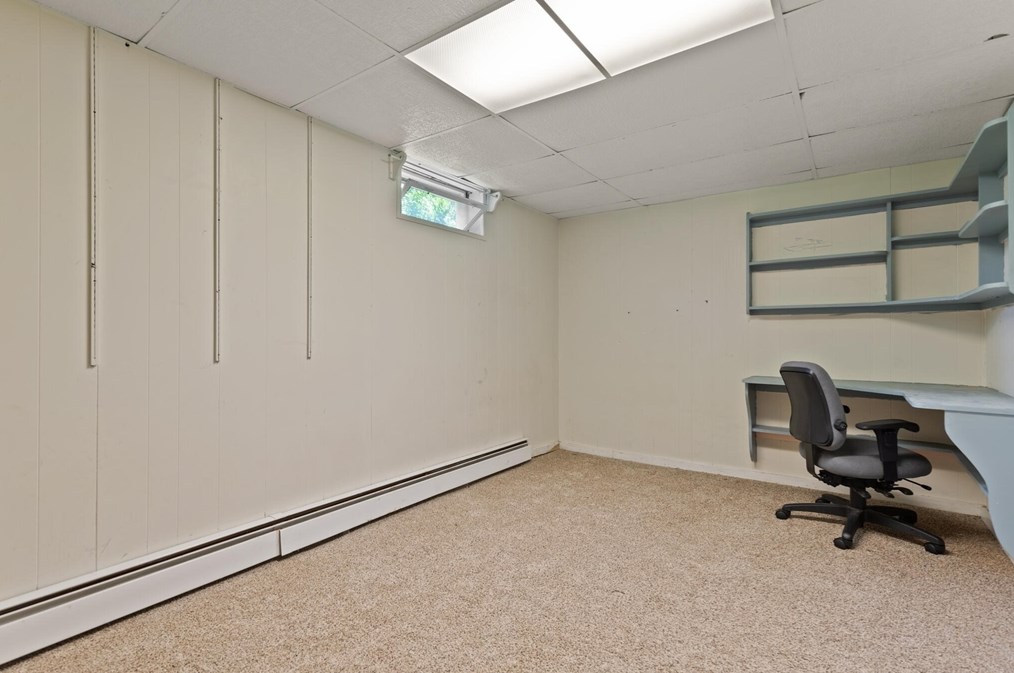 411 Main St, Lancaster MA  01523-2854 exterior