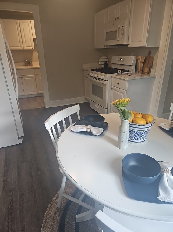 16 Alden Ave, Dartmouth MA 02747-2319 exterior