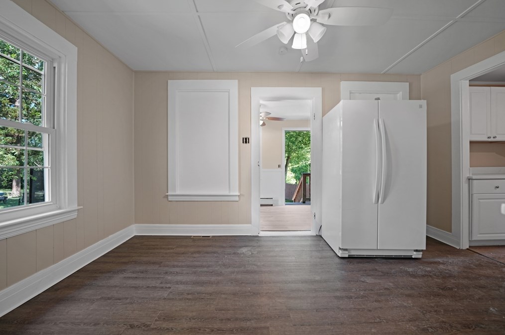 16 Alden Ave, Dartmouth MA 02747-2319 exterior