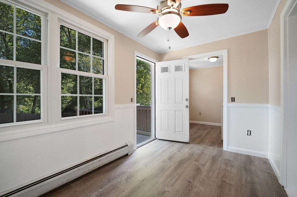 16 Alden Ave, Dartmouth MA 02747-2319 exterior