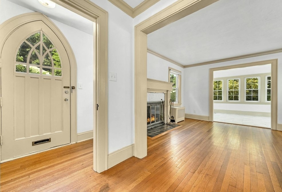 41 Flagg St, Worcester MA  01602-1448 exterior