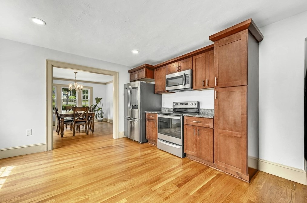 41 Flagg St, Worcester MA  01602-1448 exterior