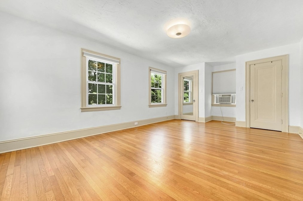 41 Flagg St, Worcester MA  01602-1448 exterior