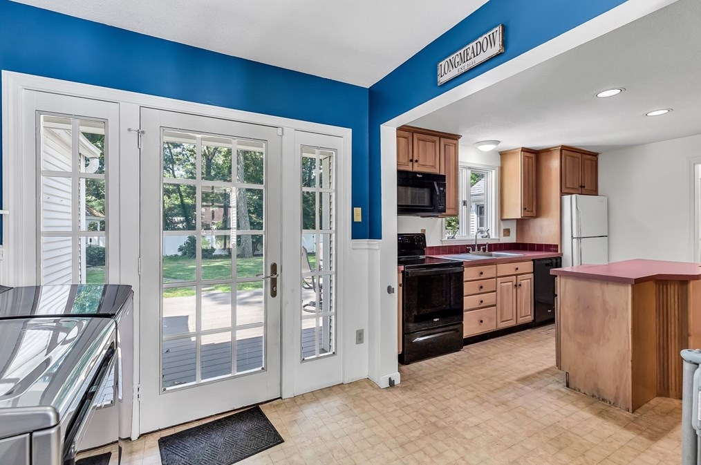 498 Converse St, Springfield MA  01106-1713 exterior