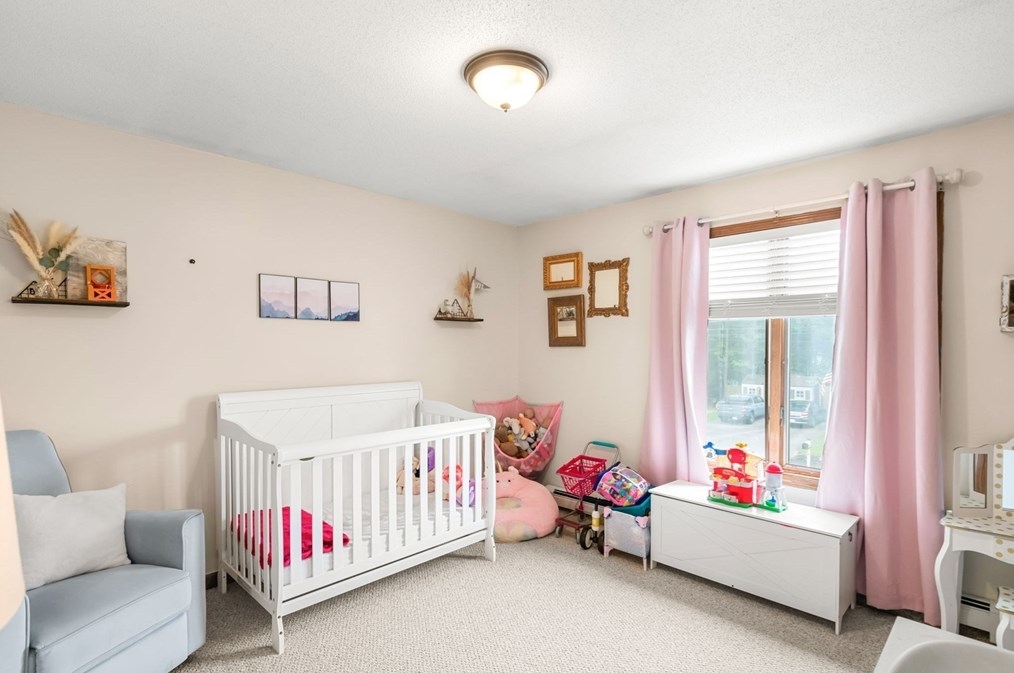 189 Rogers St, Dartmouth MA  02748-1829 exterior