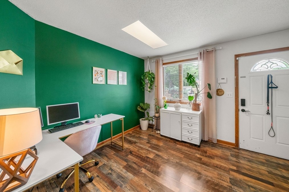 189 Rogers St, Dartmouth MA  02748-1829 exterior