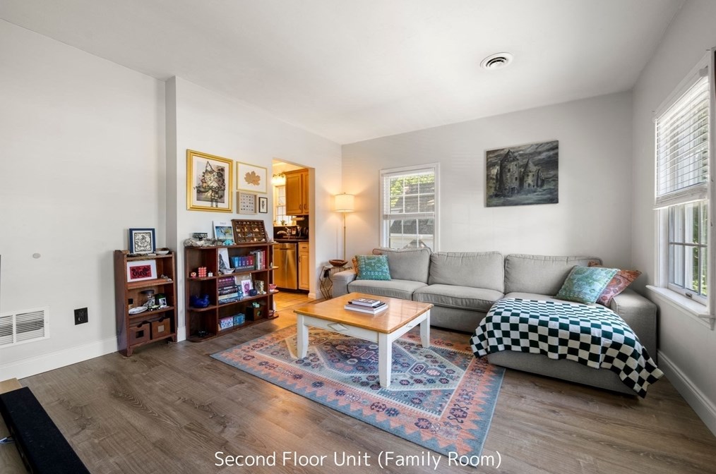 103 Sandwich St, Plymouth MA  02360-3357 exterior