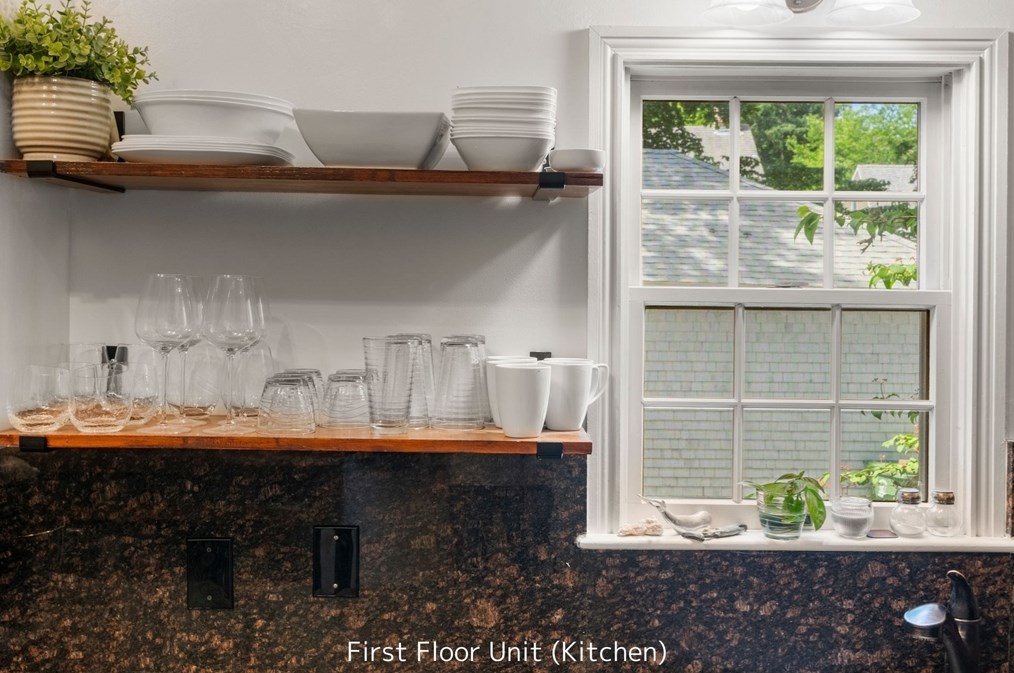 103 Sandwich St, Plymouth MA  02360-3357 exterior