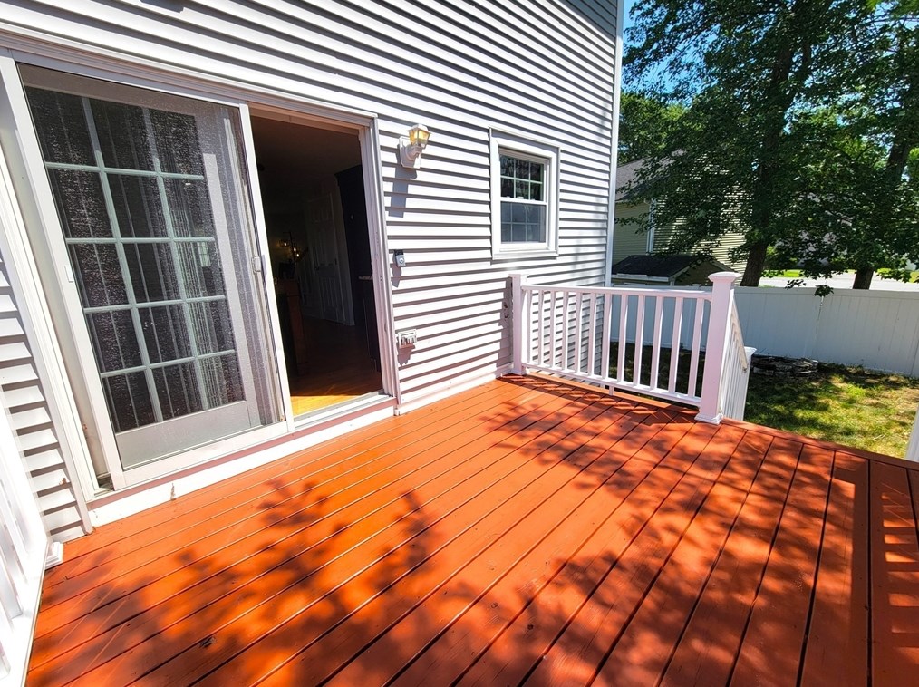 744 Hypine Rd, Dracut MA 01826-3366 exterior