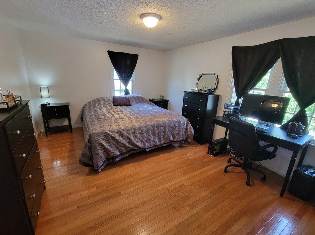 744 Hypine Rd, Dracut MA 01826-3366 exterior