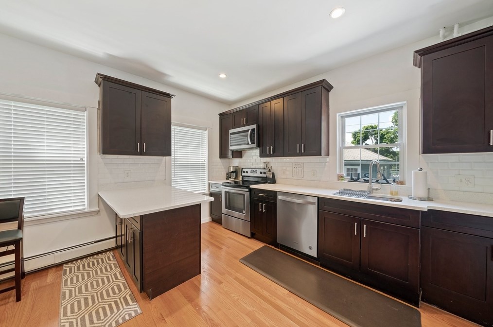 24 Broad St, Weymouth MA  02188-1706 exterior