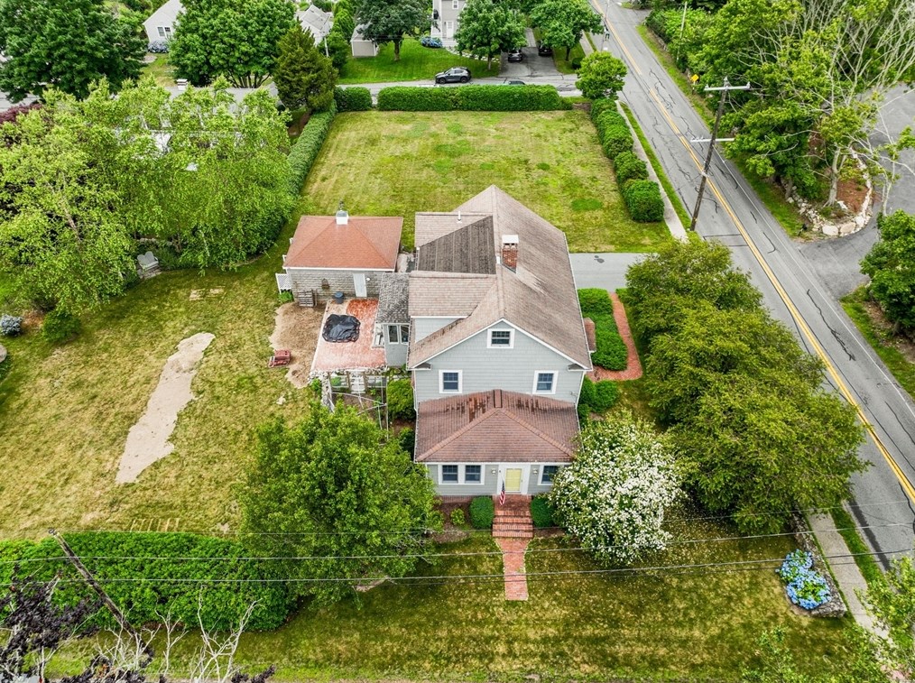 616 Elm St, Dartmouth MA 02748-2147 exterior