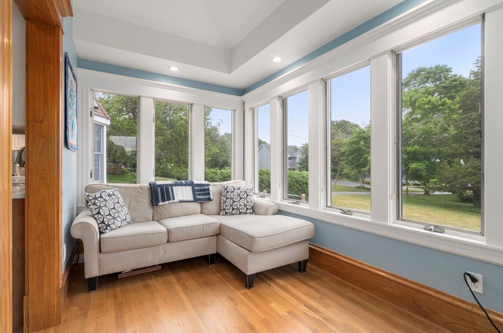 616 Elm St, Dartmouth MA 02748-2147 exterior