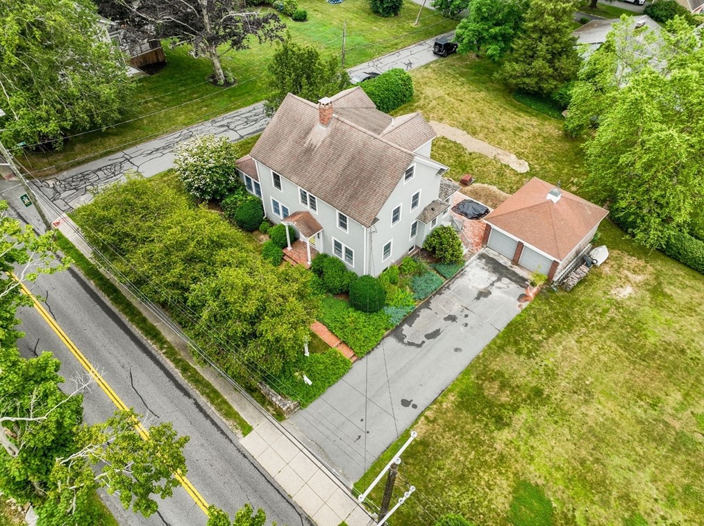 616 Elm St, Dartmouth MA 02748-2147 exterior