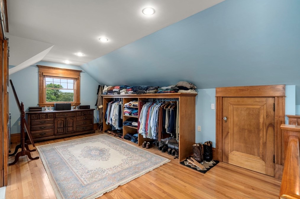 616 Elm St, Dartmouth MA 02748-2147 exterior